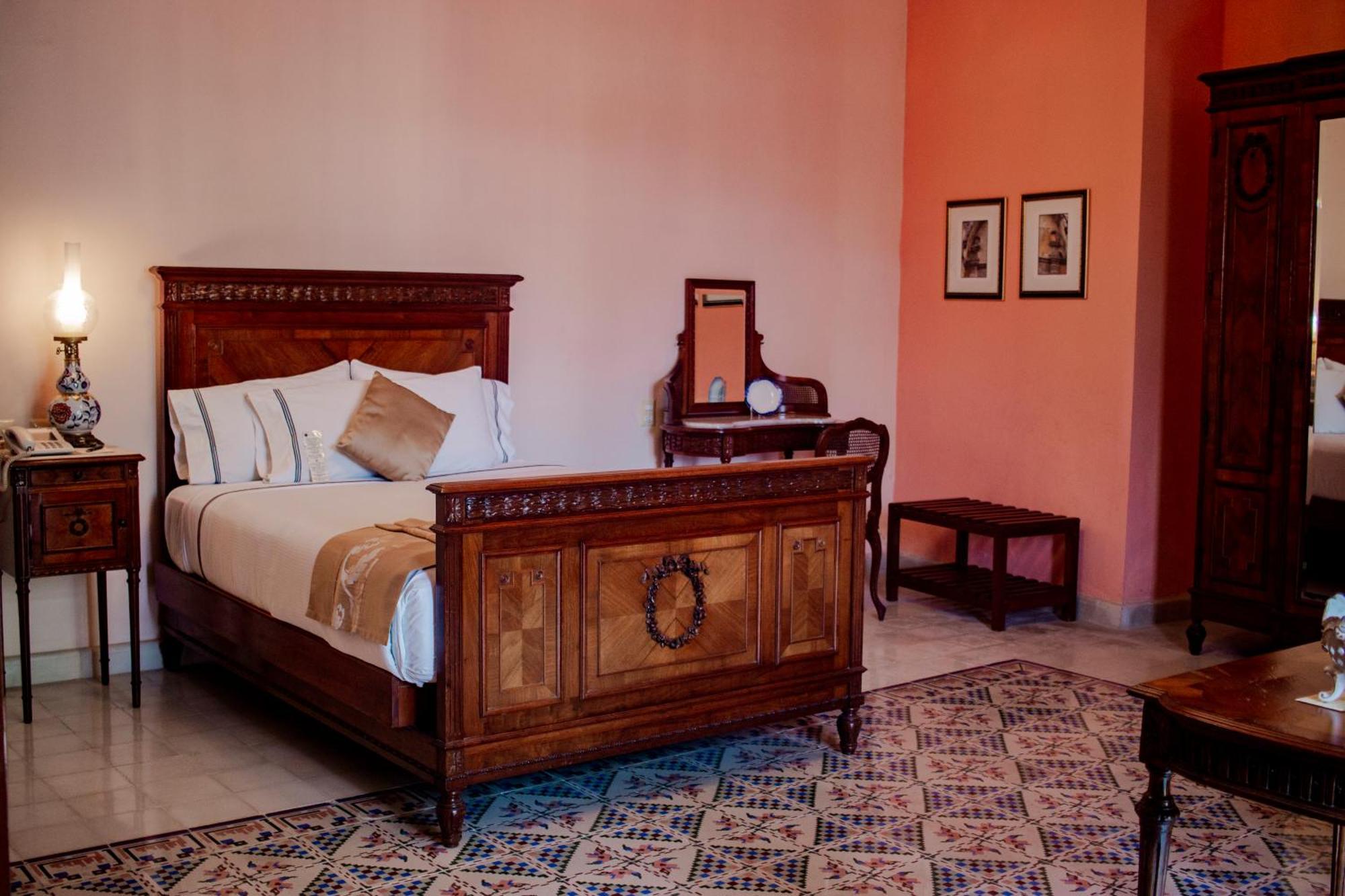 Hotel Boutique Casa Don Gustavo, แคมเปเช ภายนอก รูปภาพ