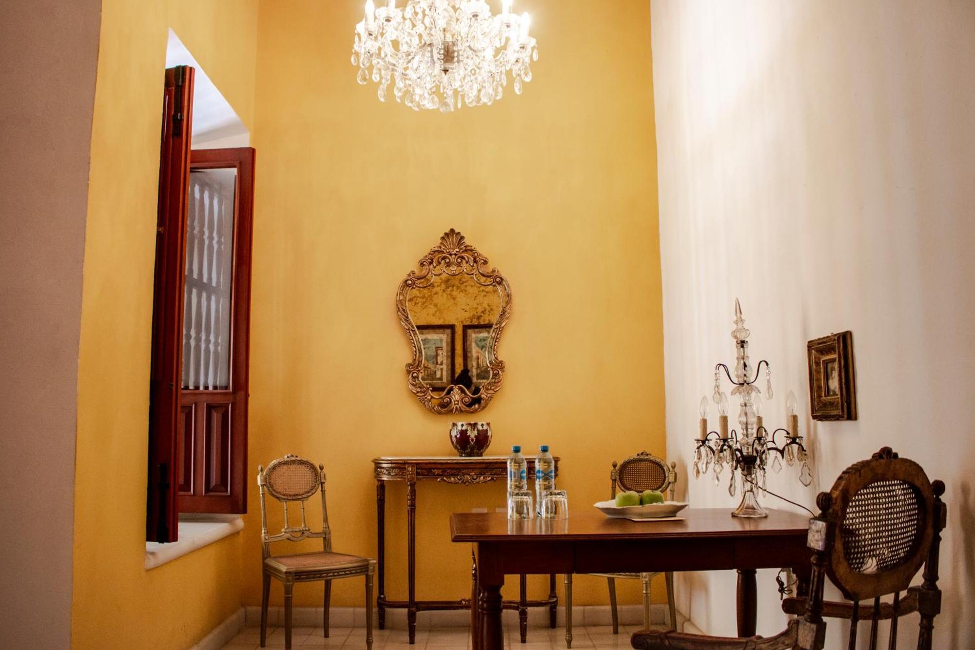 Hotel Boutique Casa Don Gustavo, แคมเปเช ภายนอก รูปภาพ